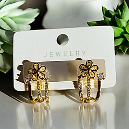 ŞIK BAYAN ÇİÇEK DETAYLI ZİRKON TAŞLI KÜPE