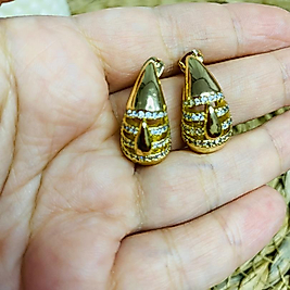 BAYAN ALTIN KAPLAMA DAMLA MODEL TAŞLI KÜPE