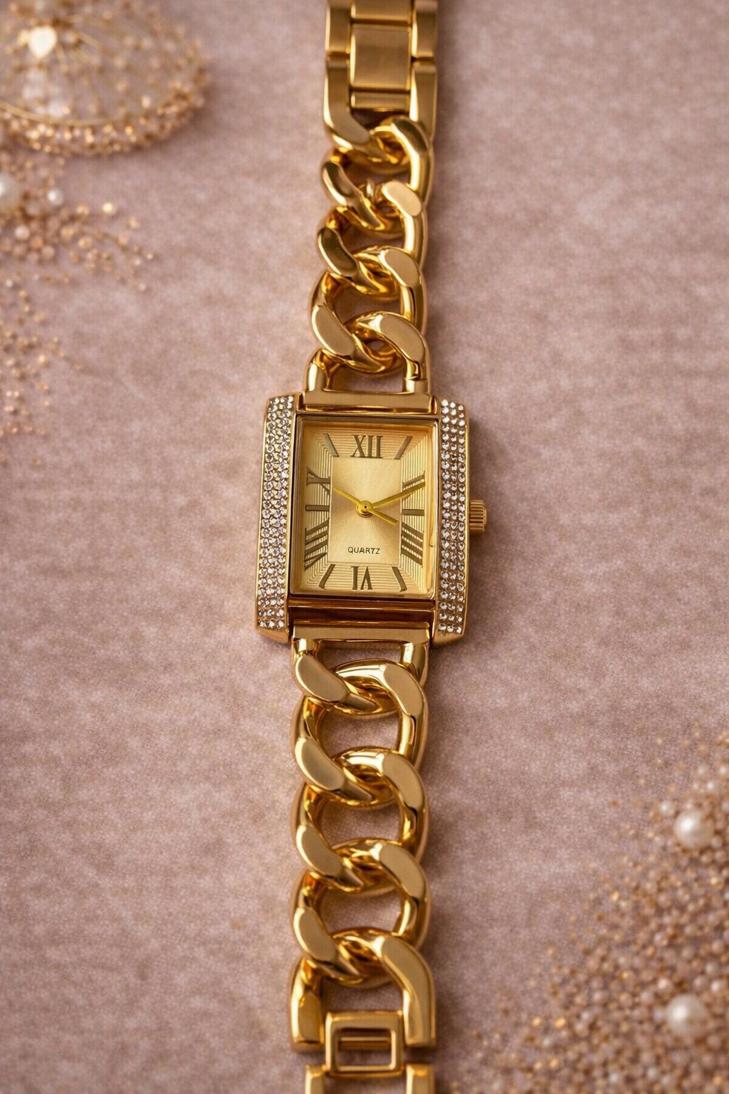 Şık Bayan Zincirli Taşlı Gold Kol Saati