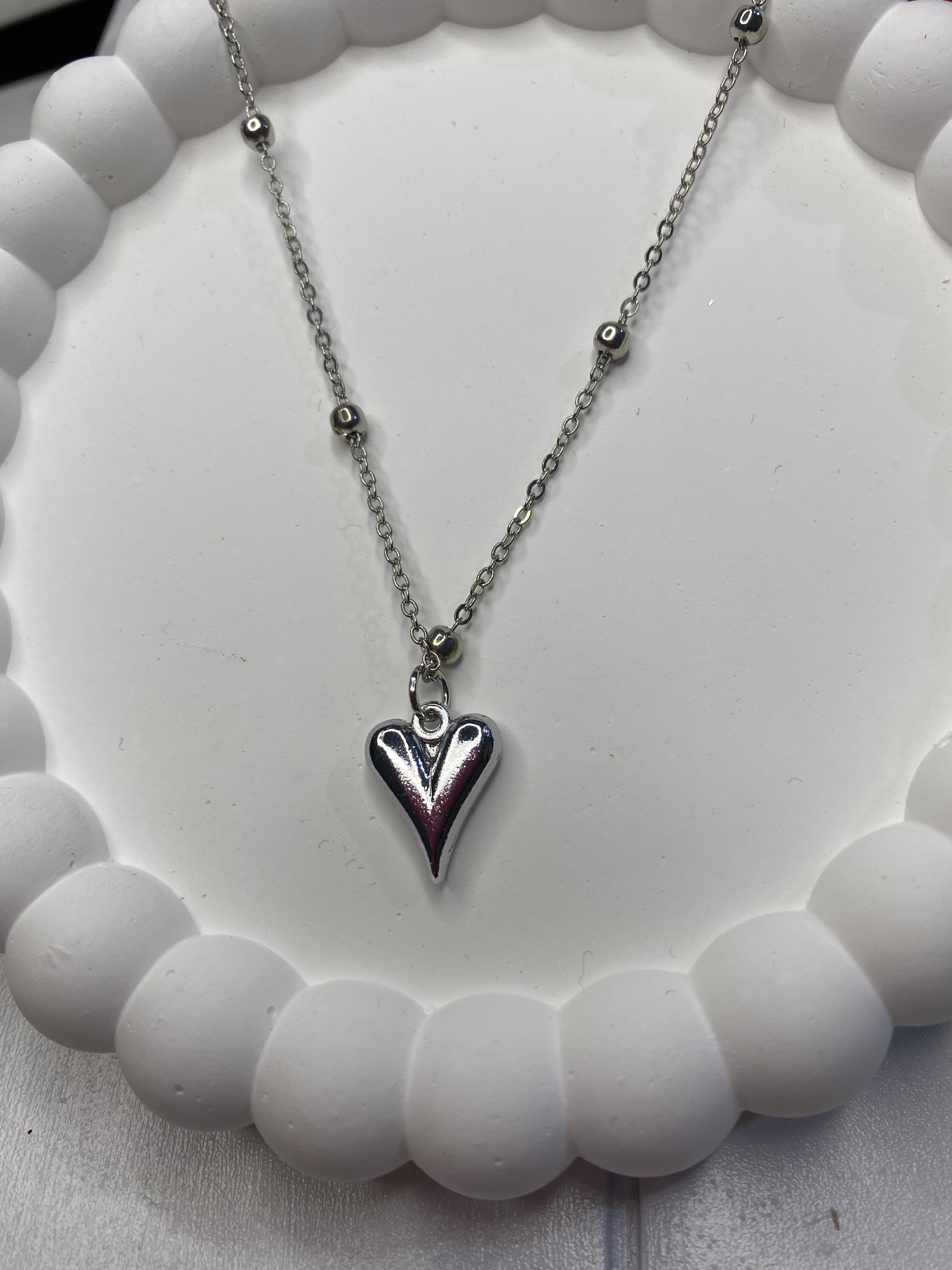 BAYAN ŞIK KALP DESEN KOLYE