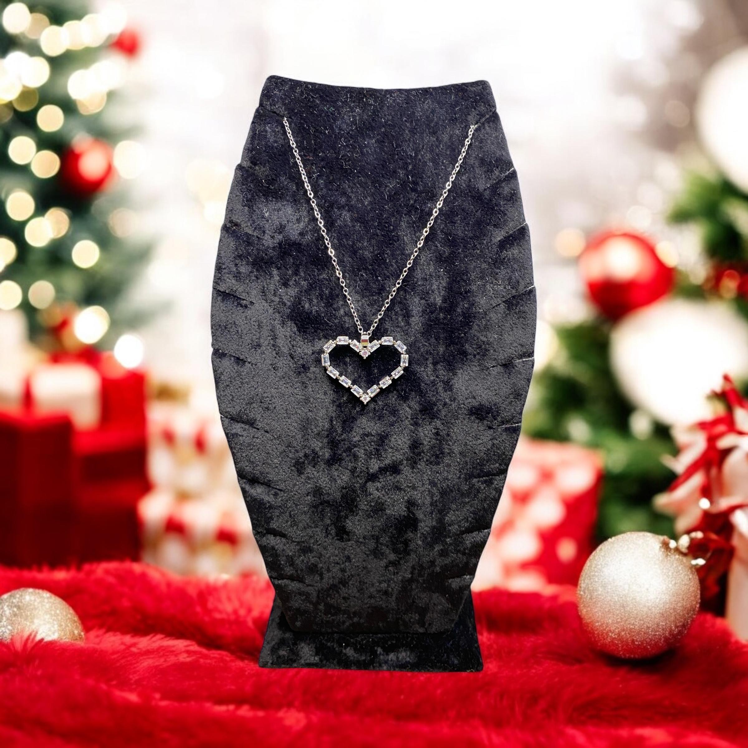 BAYAN ÇELİK ŞIK KALP TAŞLI KOLYE