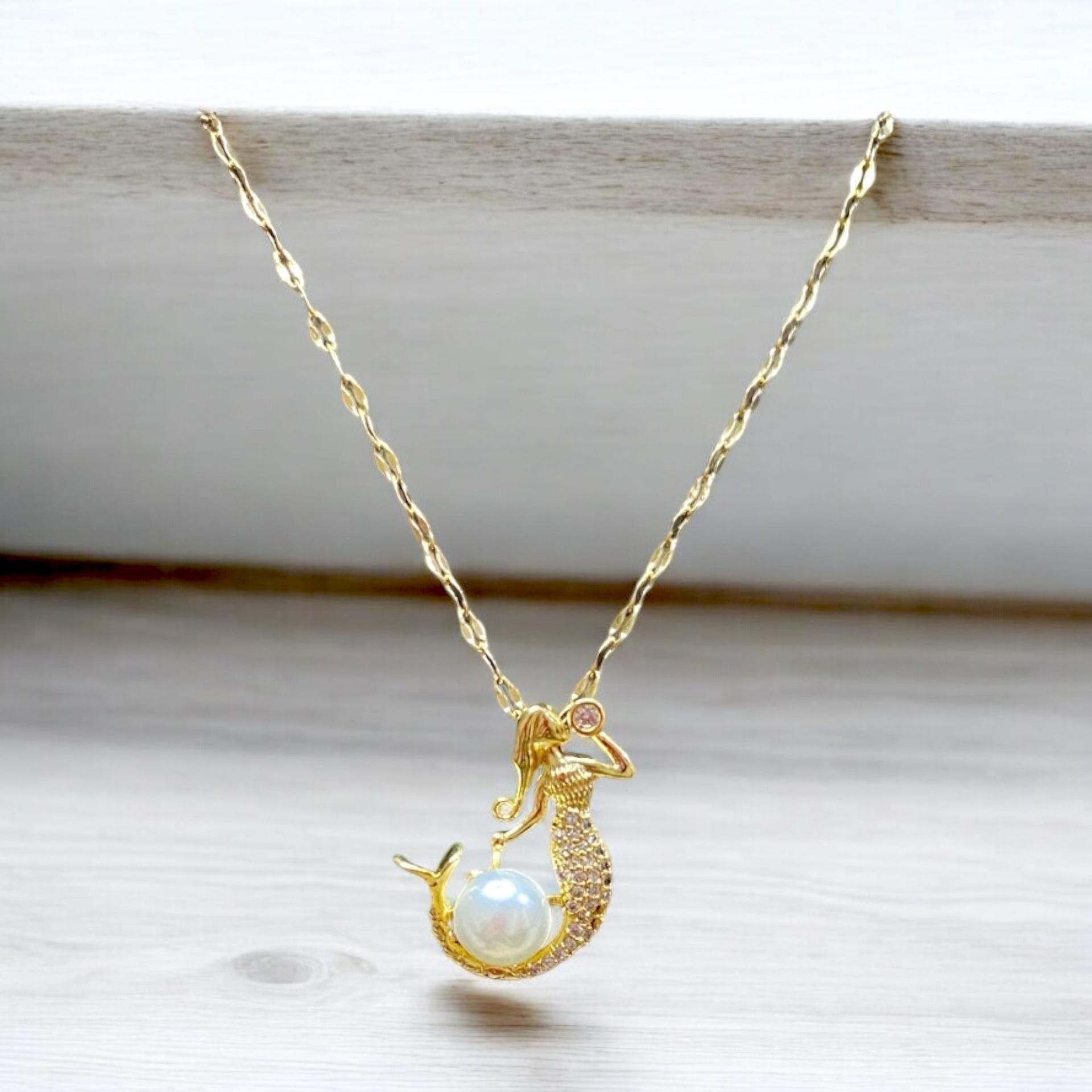 BAYAN DENİZ KIZI TEMAL İNCİ DETAYLI ÇELİK KOLYE