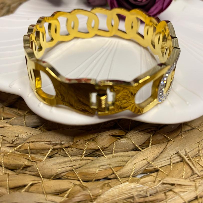 BAYAN TAŞLI ÇELİK KELEPÇE BİLEKLİK