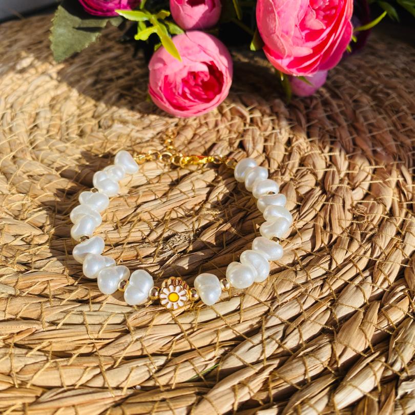 BAYAN İNCİLİL PAPATYALI ŞIK BİLEKLİK