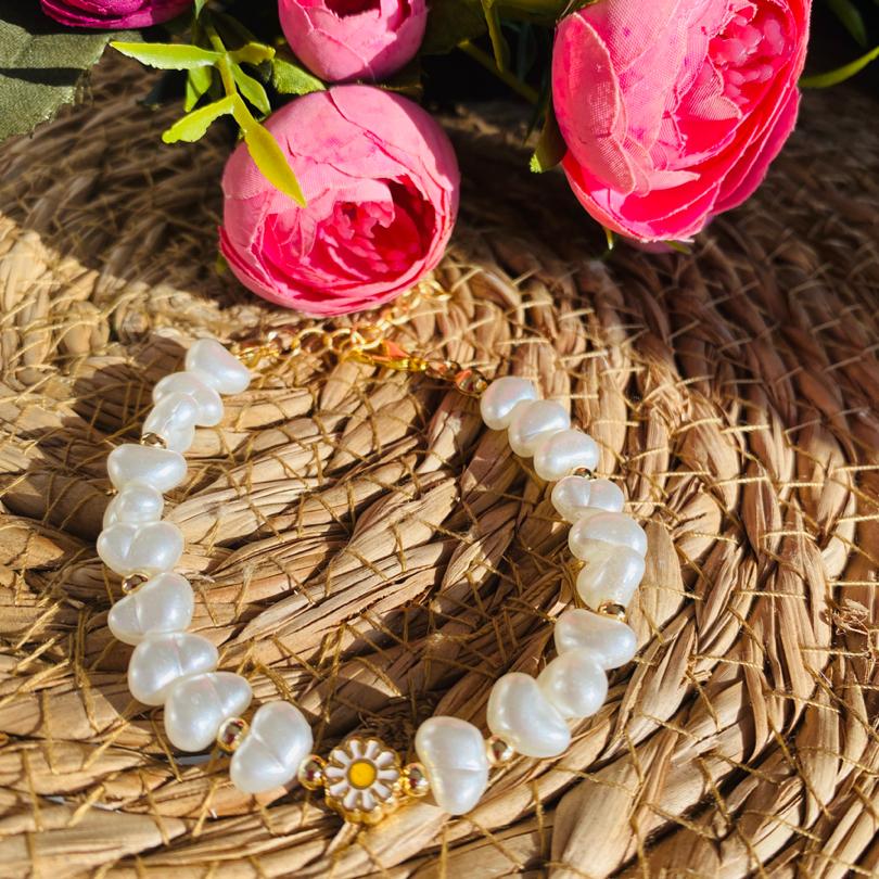 BAYAN İNCİLİL PAPATYALI ŞIK BİLEKLİK