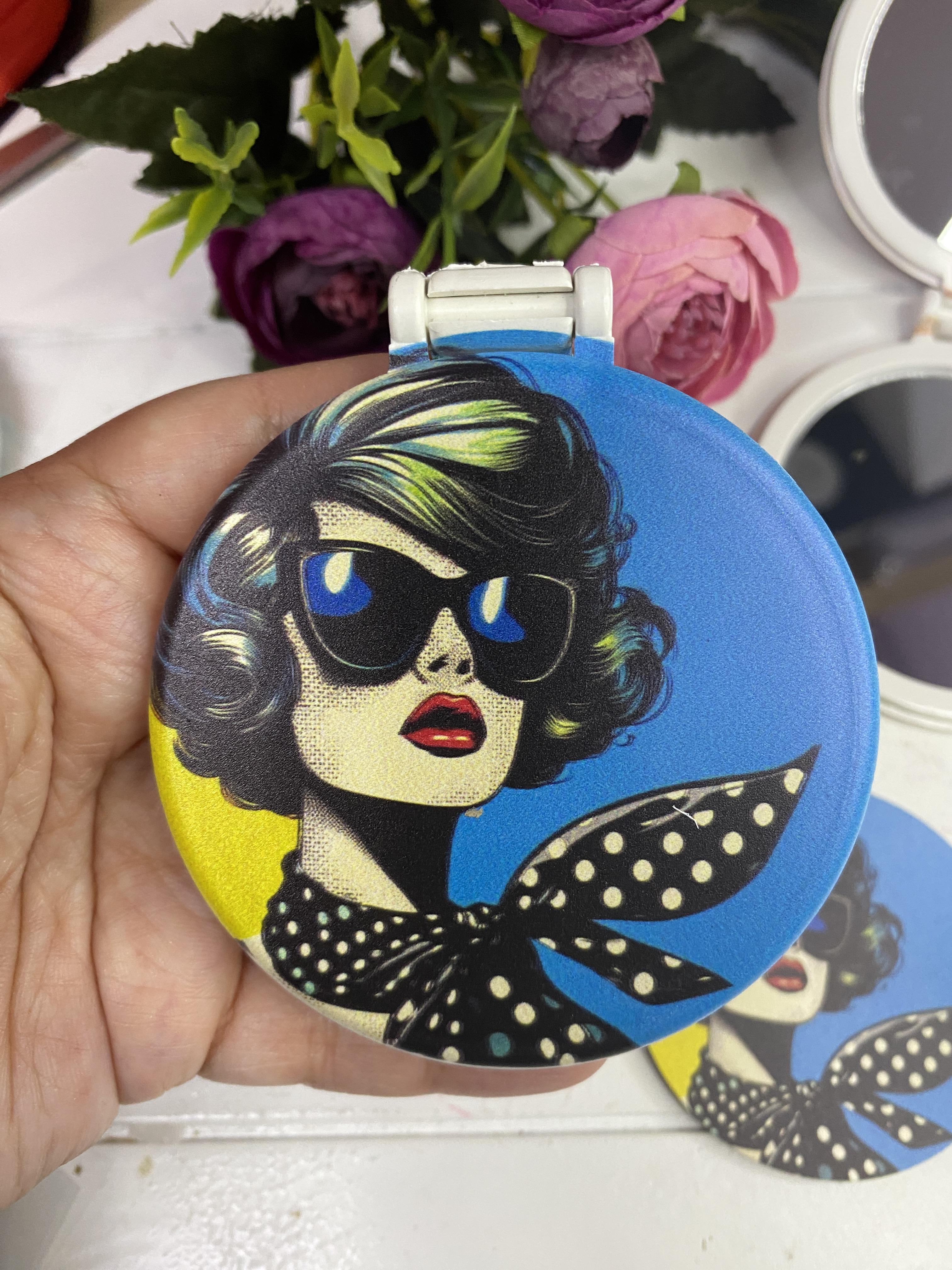 Pop Art Desen Kadın Ayna Anahtarlık Seti