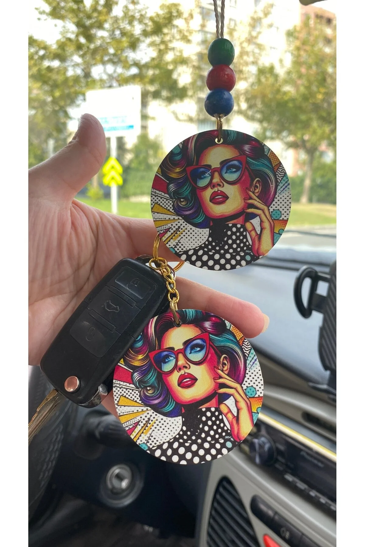 Pop Art Desen Kadın Dikiz Aynası Süsü Anahtarlık Seti